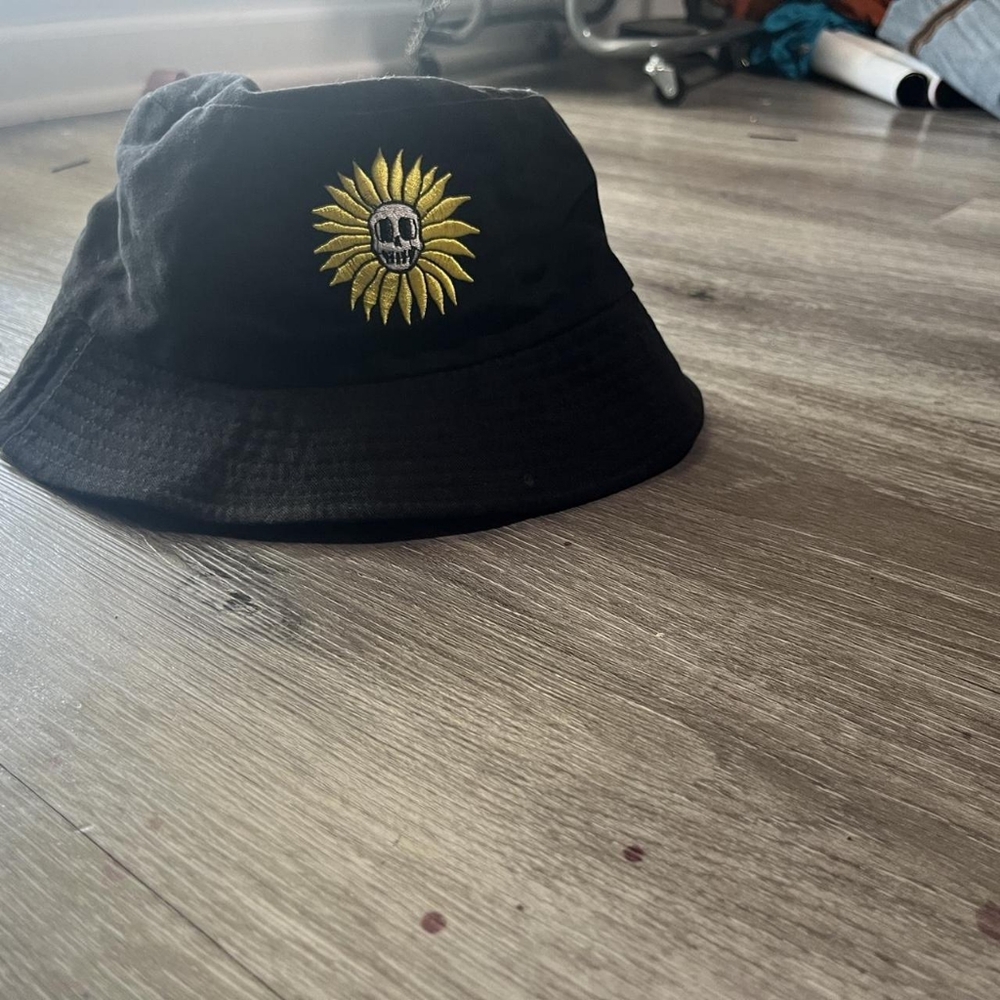 Men's Grey and Black Hat